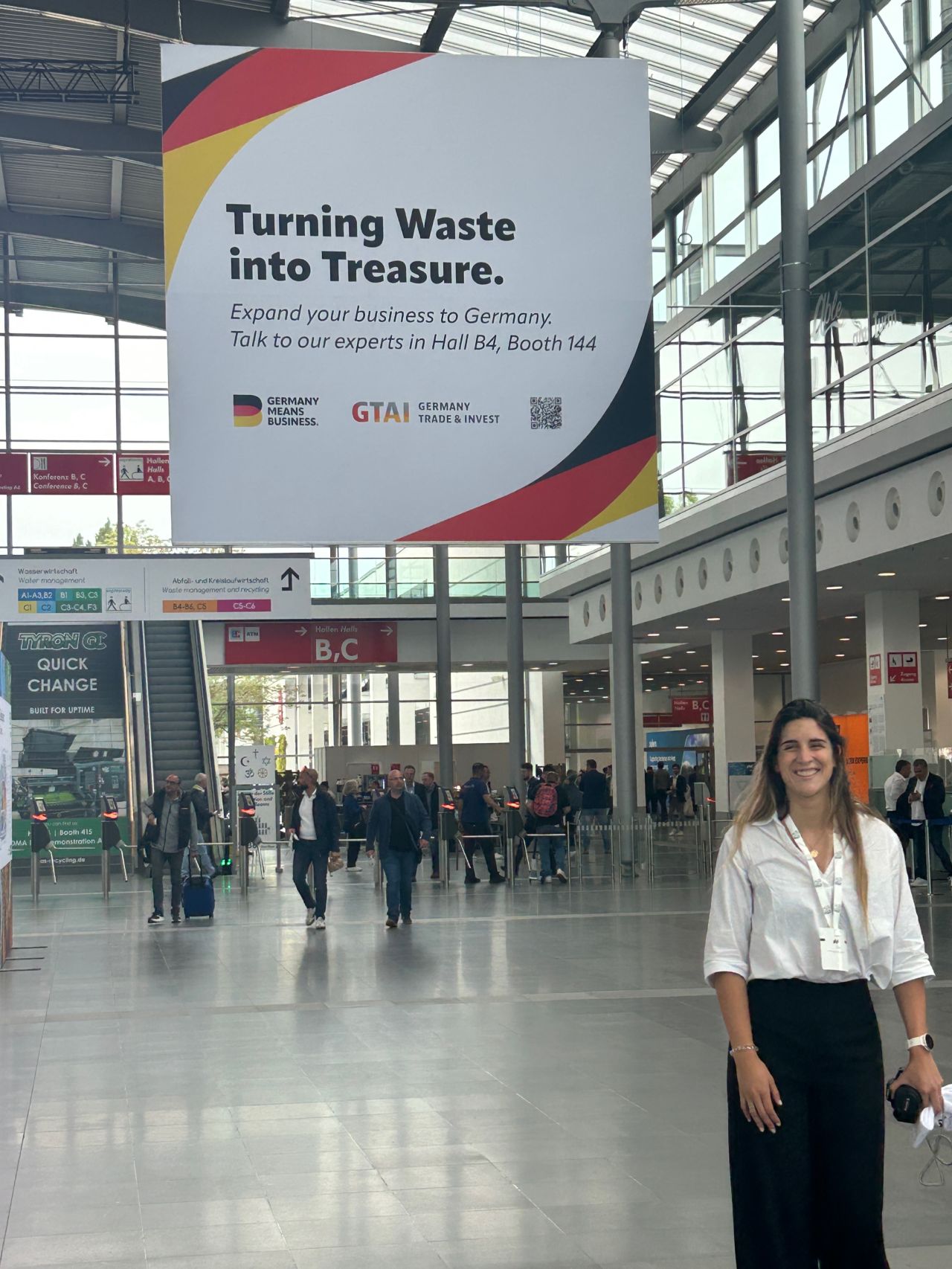 June Arrieta representing CIRQUEL in Munich